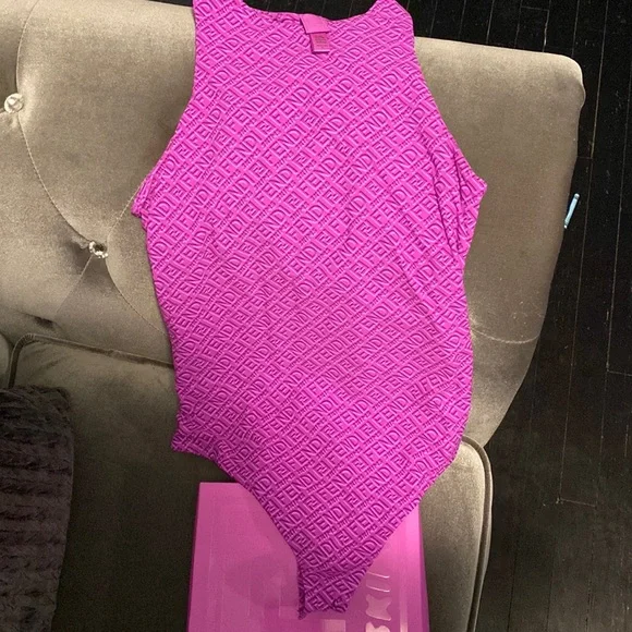 FENDI skims ワンピース ピンク FENDI skims ワンピース ピンク